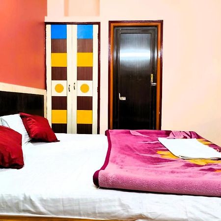 Hotel Vaishnavi Near Baba Dham Temple Деогар Екстер'єр фото