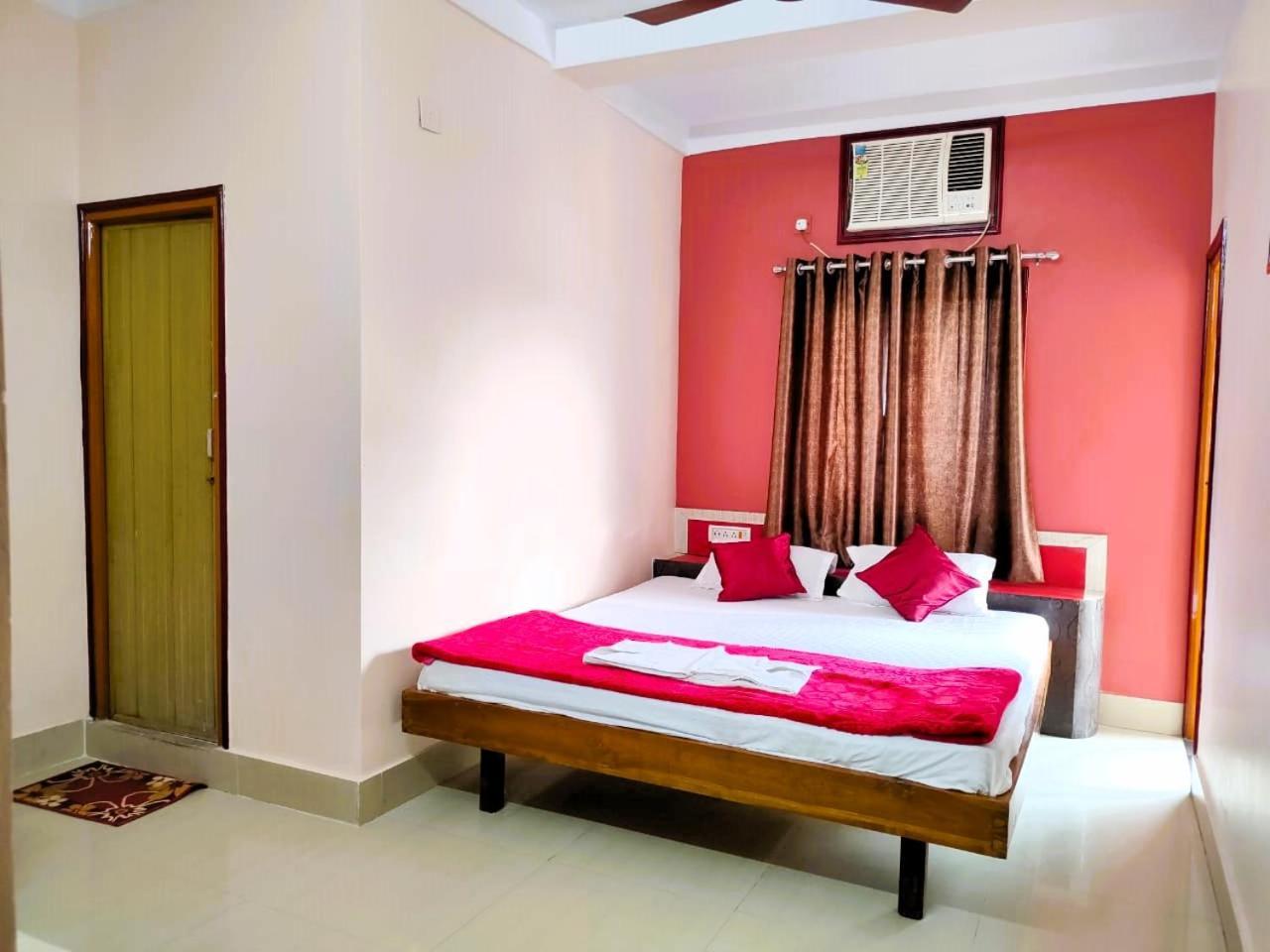 Hotel Vaishnavi Near Baba Dham Temple Деогар Екстер'єр фото